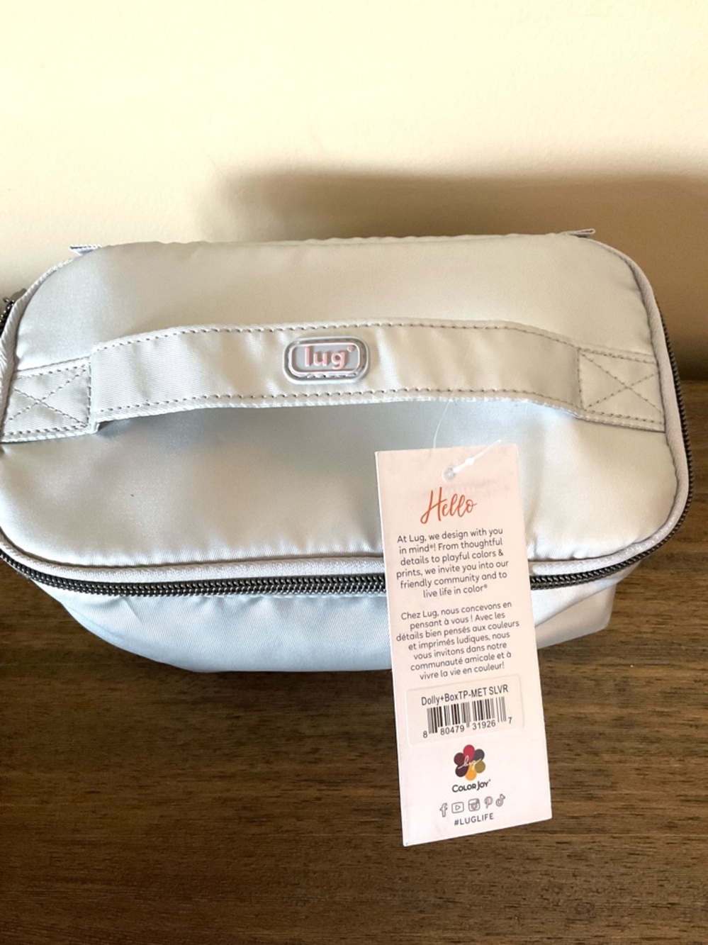 Lug Dolly Short with 2 Boxtops pouches. Metallic Silver. NWT